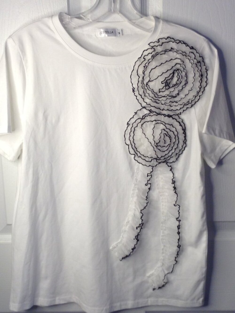 NWOT Estella M Flower Embellished Dressy Tee Artistic Bohemian Eclectic Stylish